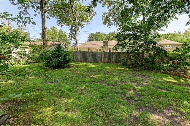 10500 E 79th Terrace, Raytown, MO 64138