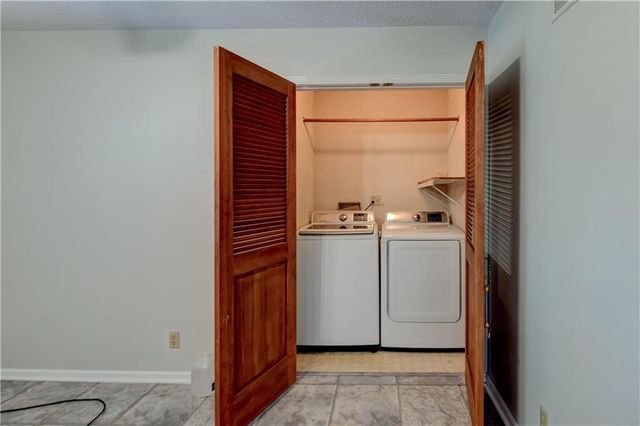 10500 E 79th Terrace, Raytown, MO 64138