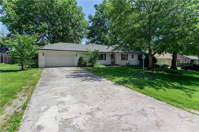 10500 E 79th Terrace, Raytown, MO 64138