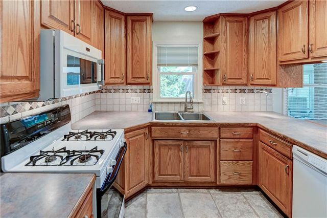 10500 E 79th Terrace, Raytown, MO 64138