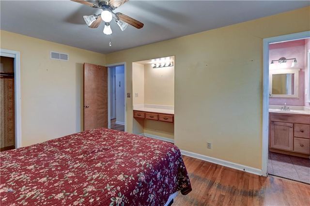 10500 E 79th Terrace, Raytown, MO 64138
