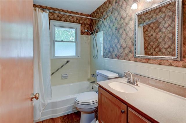 10500 E 79th Terrace, Raytown, MO 64138