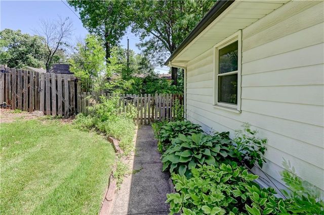 10500 E 79th Terrace, Raytown, MO 64138