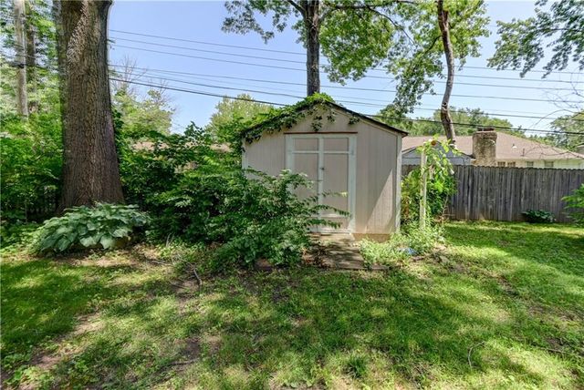 10500 E 79th Terrace, Raytown, MO 64138