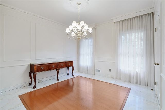 315 Kingsberry Cir, Mt Lebanon, PA 15234