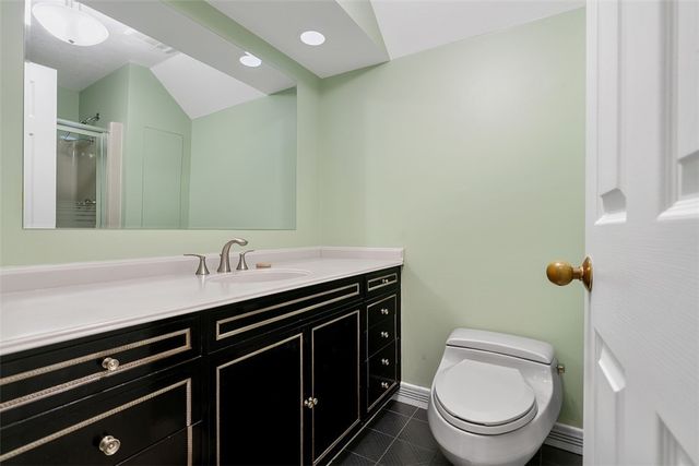 315 Kingsberry Cir, Mt Lebanon, PA 15234