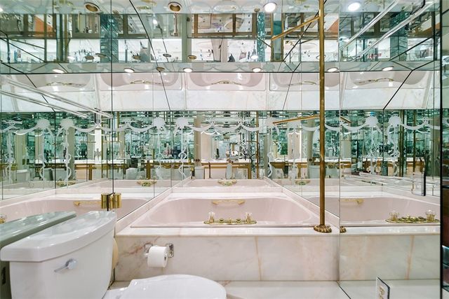 315 Kingsberry Cir, Mt Lebanon, PA 15234