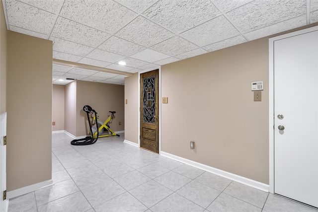 315 Kingsberry Cir, Mt Lebanon, PA 15234