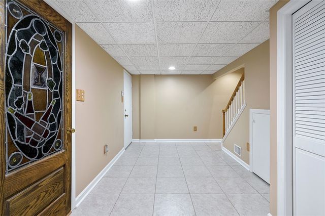 315 Kingsberry Cir, Mt Lebanon, PA 15234