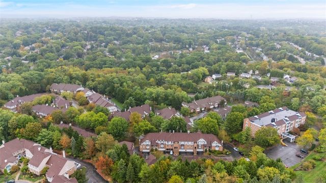 315 Kingsberry Cir, Mt Lebanon, PA 15234