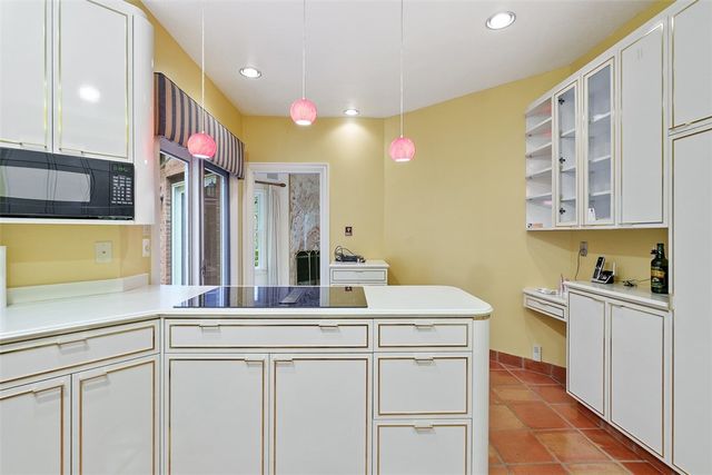 315 Kingsberry Cir, Mt Lebanon, PA 15234