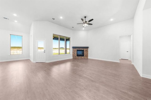 124 Lila Lake Drive, Waxahachie, TX 75165