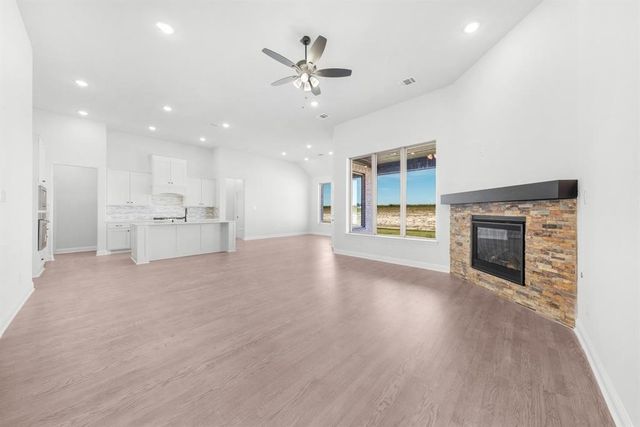 124 Lila Lake Drive, Waxahachie, TX 75165