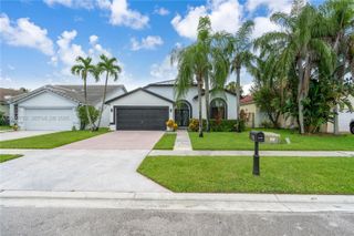 758 Lake Wellington Dr, Wellington, FL 33414
