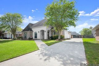 12389 Old Mill Dr, Geismar, LA 70734