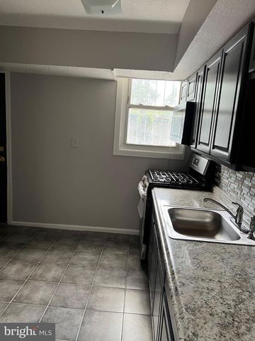 710 GIRARD ST NW, Washington, DC 20001