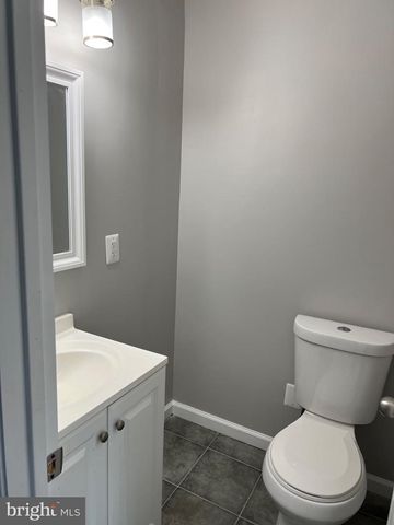 710 GIRARD ST NW, Washington, DC 20001
