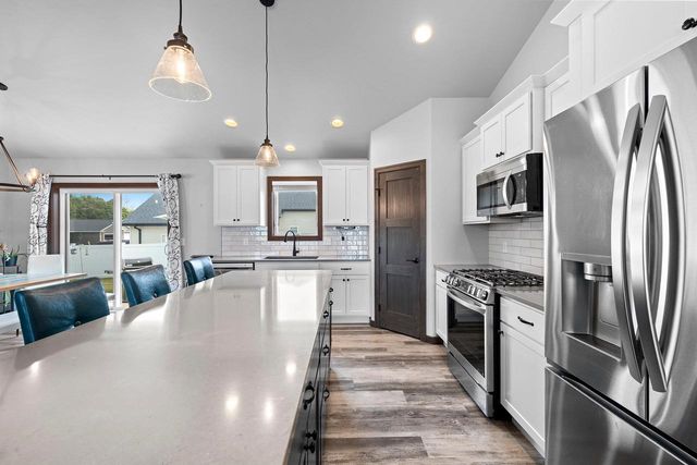 2529 MEYER WAY, De Pere, WI 54115