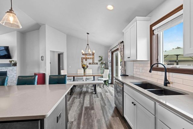2529 MEYER WAY, De Pere, WI 54115