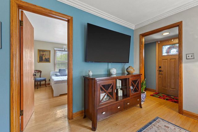 8115 Whitney ROAD, Fox Point, WI 53217