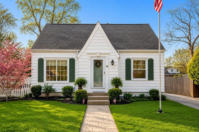 8115 Whitney ROAD, Fox Point, WI 53217