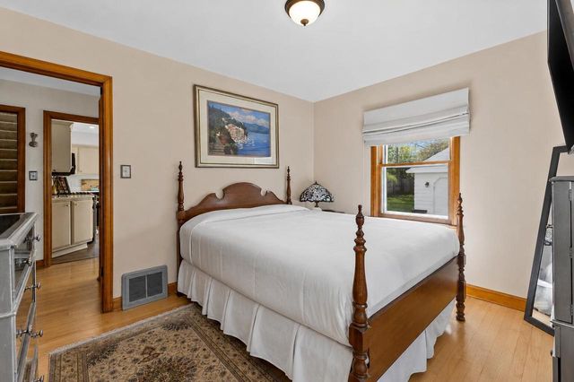 8115 Whitney ROAD, Fox Point, WI 53217