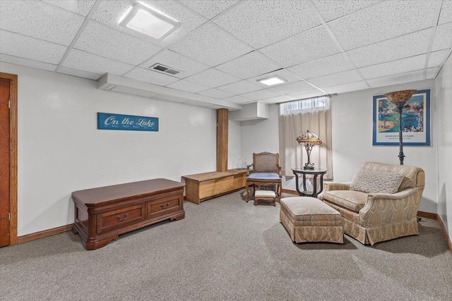 8115 Whitney ROAD, Fox Point, WI 53217