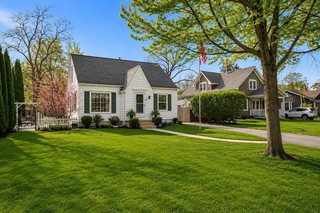 8115 Whitney ROAD, Fox Point, WI 53217