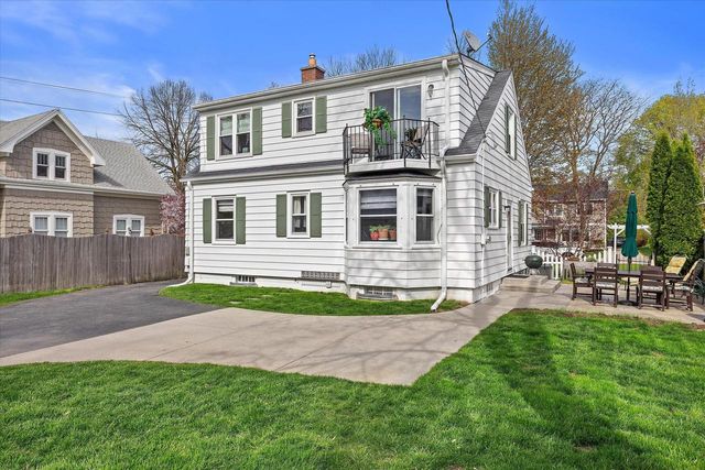 8115 Whitney ROAD, Fox Point, WI 53217