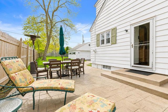 8115 Whitney ROAD, Fox Point, WI 53217