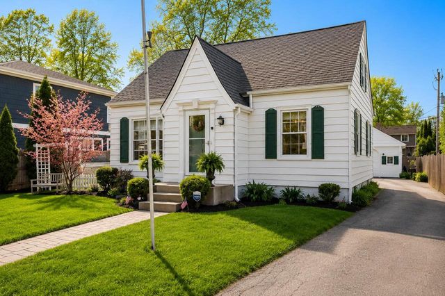 8115 Whitney ROAD, Fox Point, WI 53217