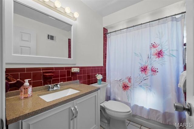 3641 Park Crest Drive, Mehlville, MO 63125