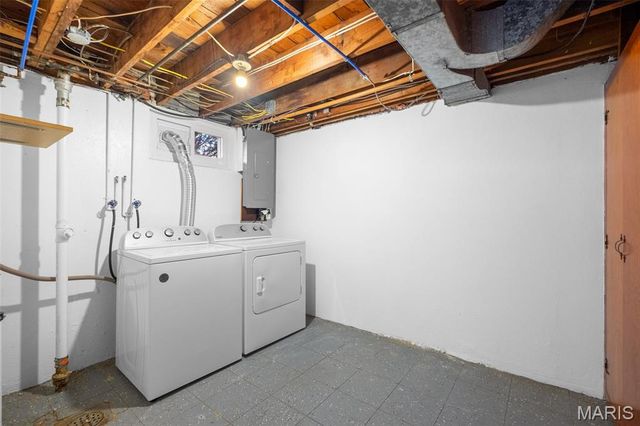 3641 Park Crest Drive, Mehlville, MO 63125