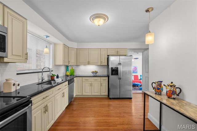 3641 Park Crest Drive, Mehlville, MO 63125