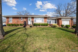3641 Park Crest Drive, Mehlville, MO 63125