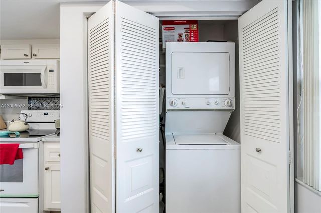 7610 NW 18th St 203, Margate, FL 33063