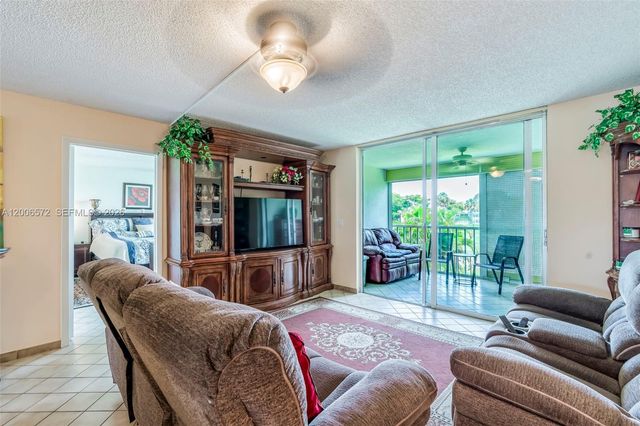 7610 NW 18th St 203, Margate, FL 33063