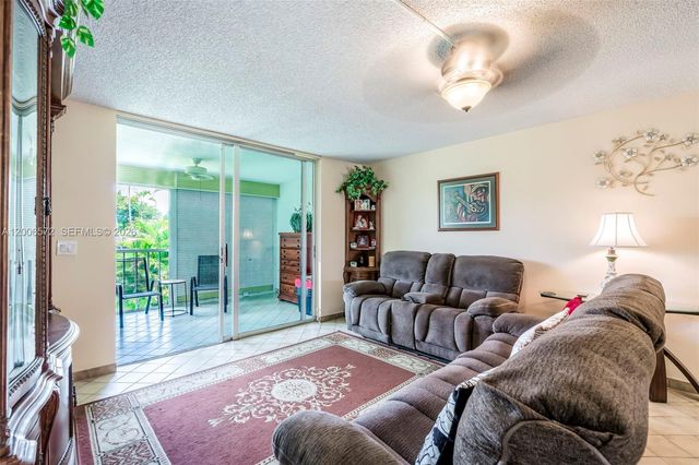 7610 NW 18th St 203, Margate, FL 33063