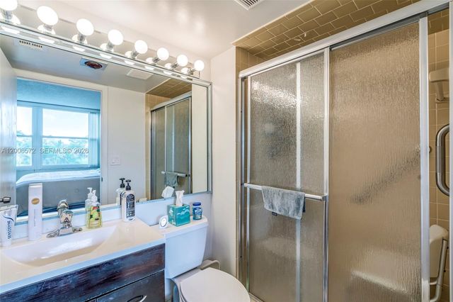 7610 NW 18th St 203, Margate, FL 33063