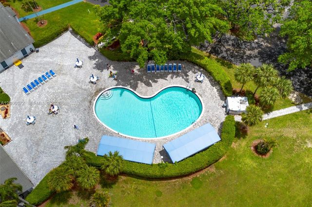 7610 NW 18th St 203, Margate, FL 33063