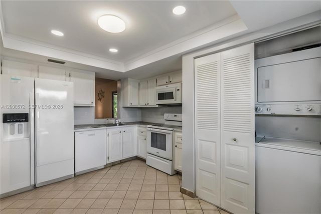 7610 NW 18th St 203, Margate, FL 33063