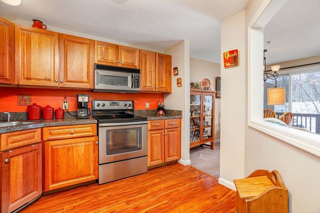 101 Bridle Cross Rd 101, Fitchburg, MA 01420