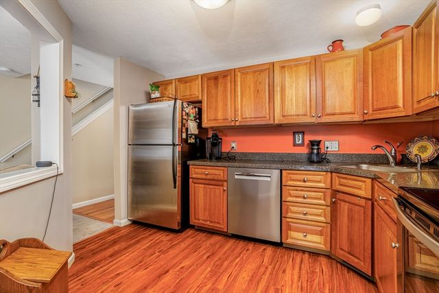 101 Bridle Cross Rd 101, Fitchburg, MA 01420