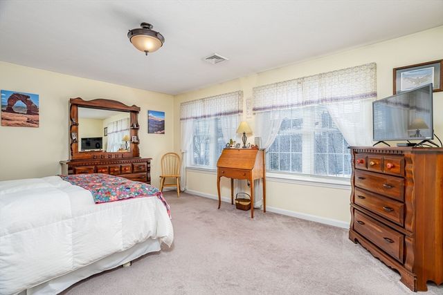 101 Bridle Cross Rd 101, Fitchburg, MA 01420