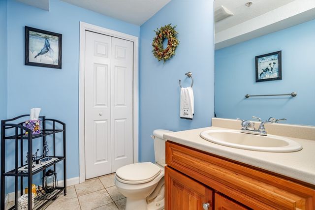 101 Bridle Cross Rd 101, Fitchburg, MA 01420