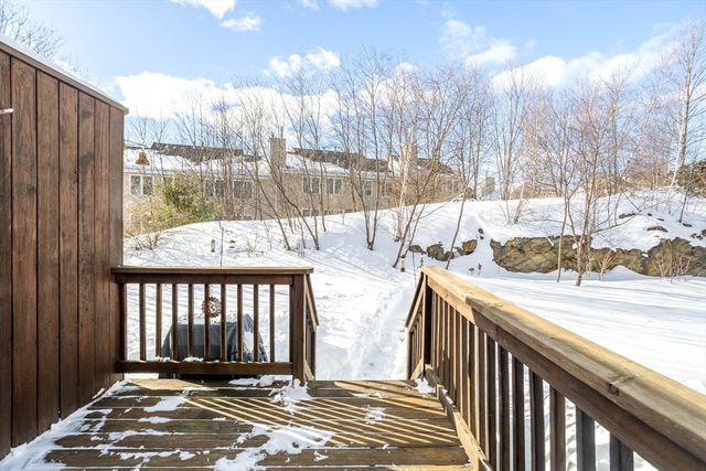 101 Bridle Cross Rd 101, Fitchburg, MA 01420