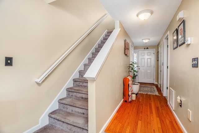 101 Bridle Cross Rd 101, Fitchburg, MA 01420