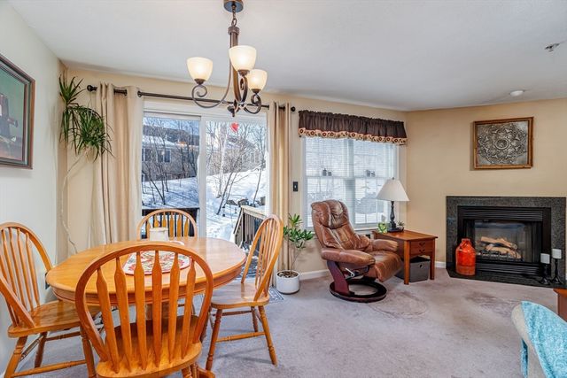 101 Bridle Cross Rd 101, Fitchburg, MA 01420