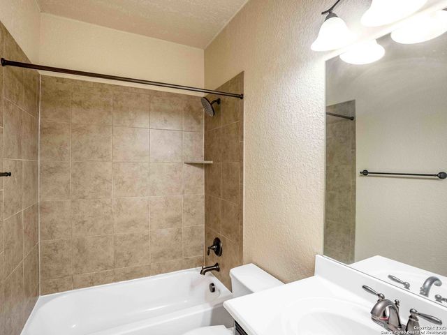 8611 LANTANA SPGS, Converse, TX 78109