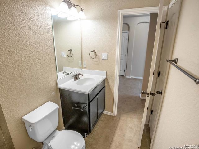 8611 LANTANA SPGS, Converse, TX 78109